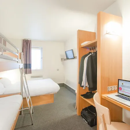 Colmar Vignobles Ouest Hotel 2*