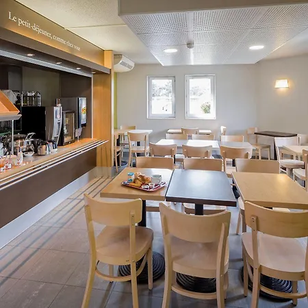 ホテル Colmar Vignobles Ouest 2*