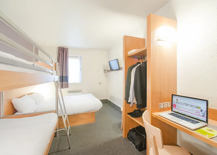 Colmar Vignobles Ouest Hotel 2*